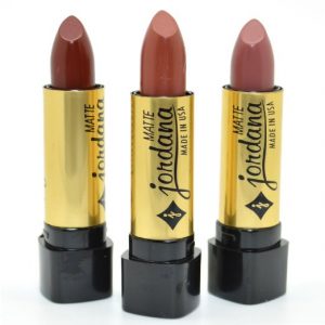 Matte Lipsticks With three Prime Shades
